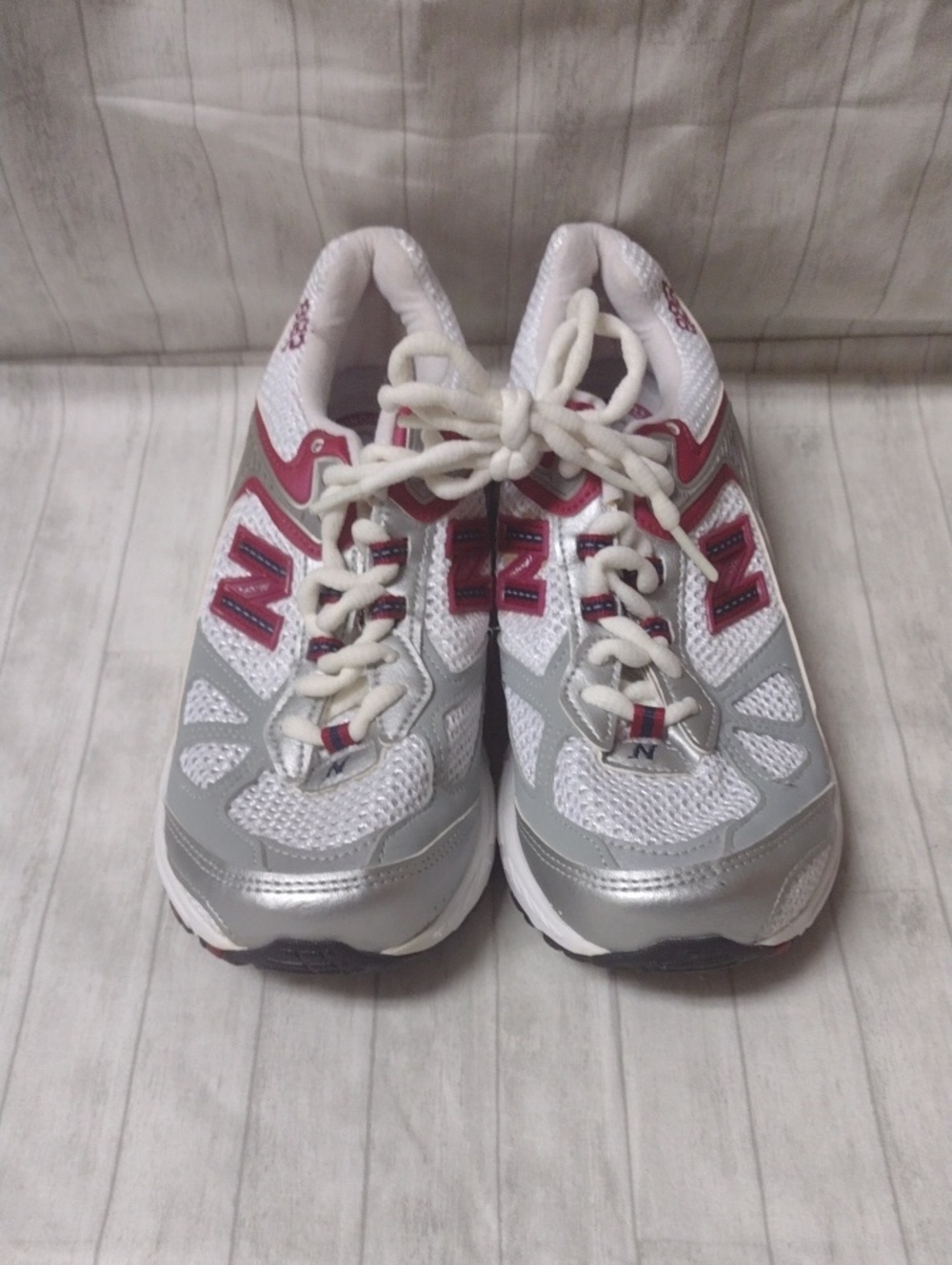 New Balance White And Magenta Sneakers (J1083)